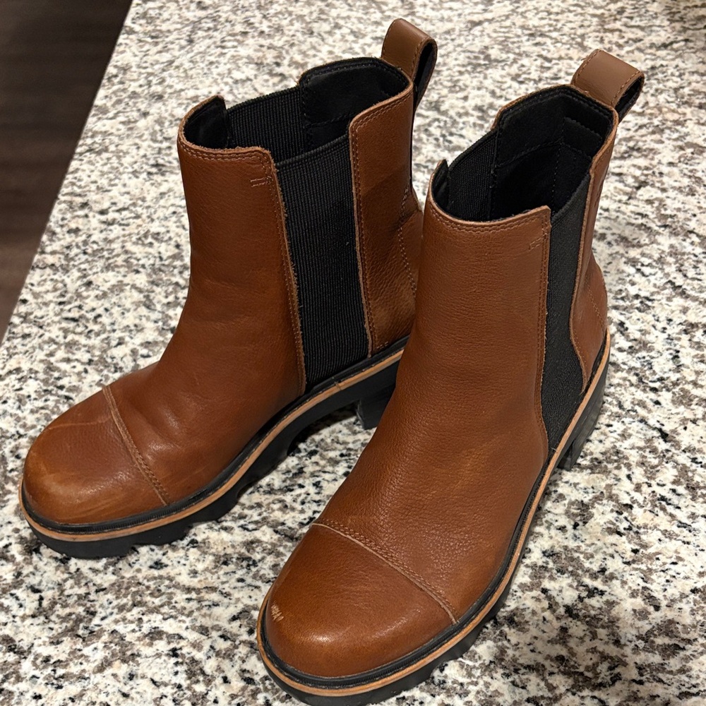 Brown Leather Chelsea Boots